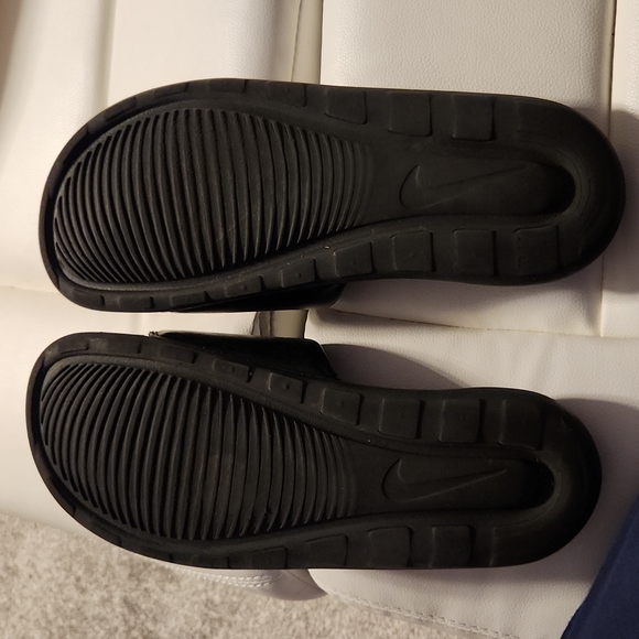 Nike Sandals - Picture 6 of 6